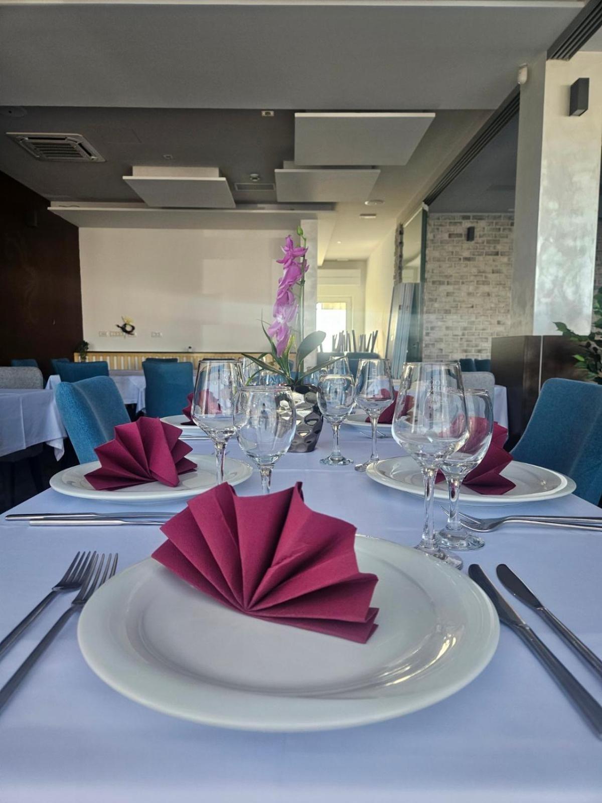 Maestro - Rooms & Restaurant Vukovar Zewnętrze zdjęcie